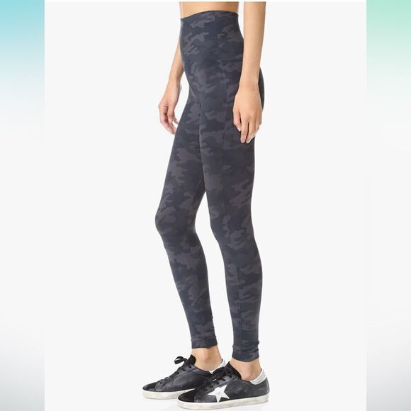 SPANX NWT Look at Me Now black camo leggings - m - Picture 3 of 10
